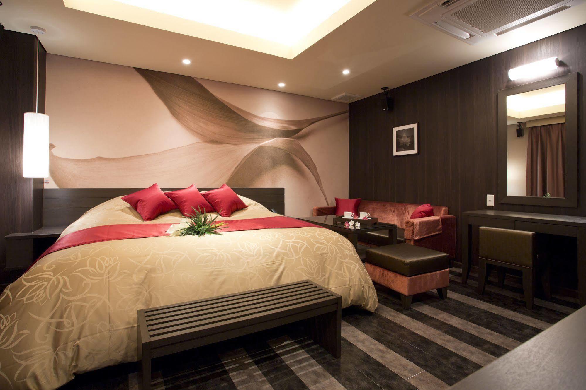 Hotel And Spa Lotus Modern (Adults Only) Kyoto Bagian luar foto