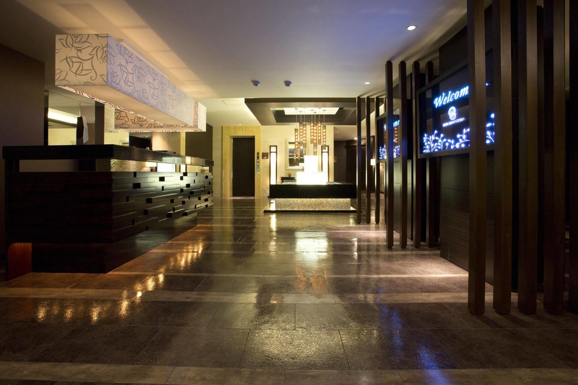 Hotel And Spa Lotus Modern (Adults Only) Kyoto Bagian luar foto
