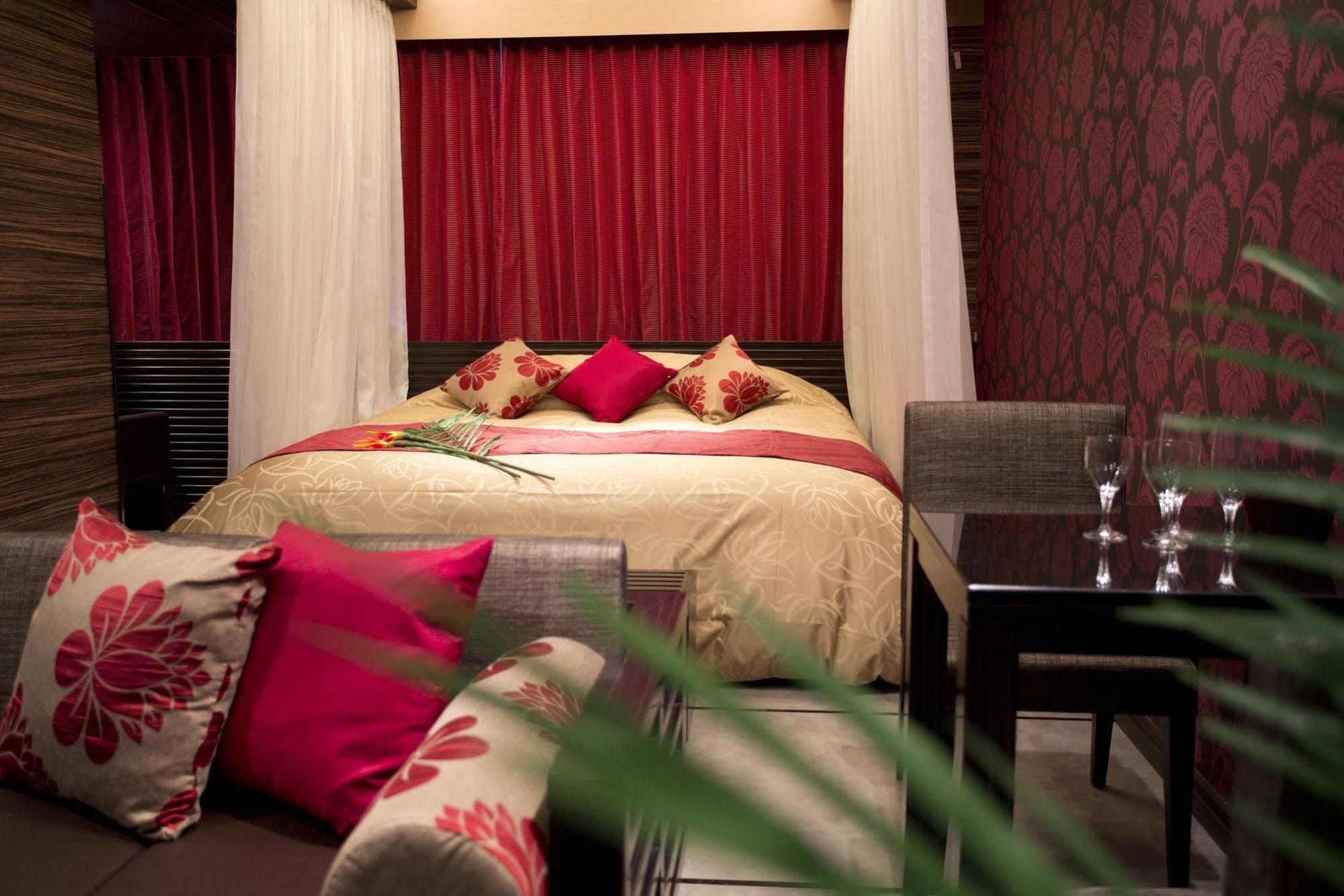 Hotel And Spa Lotus Modern (Adults Only) Kyoto Bagian luar foto